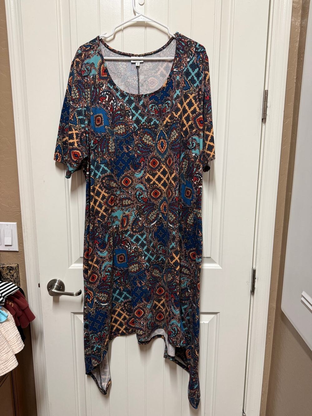 Avenue Buttery soft Dress Sharkbite bottom Womens 22/24 Plus size